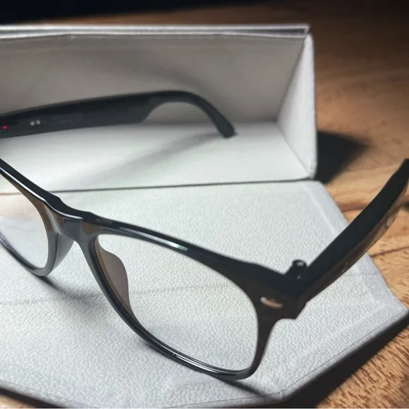 EarlySincere Black Glasses